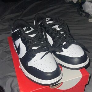Nike Men's Black and White Sneakers